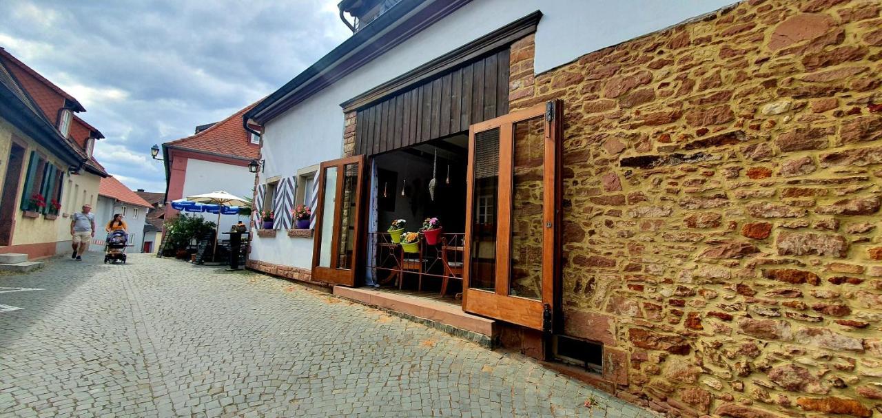 Landgasthaus "Zum Engel" Neuleiningen Buitenkant foto