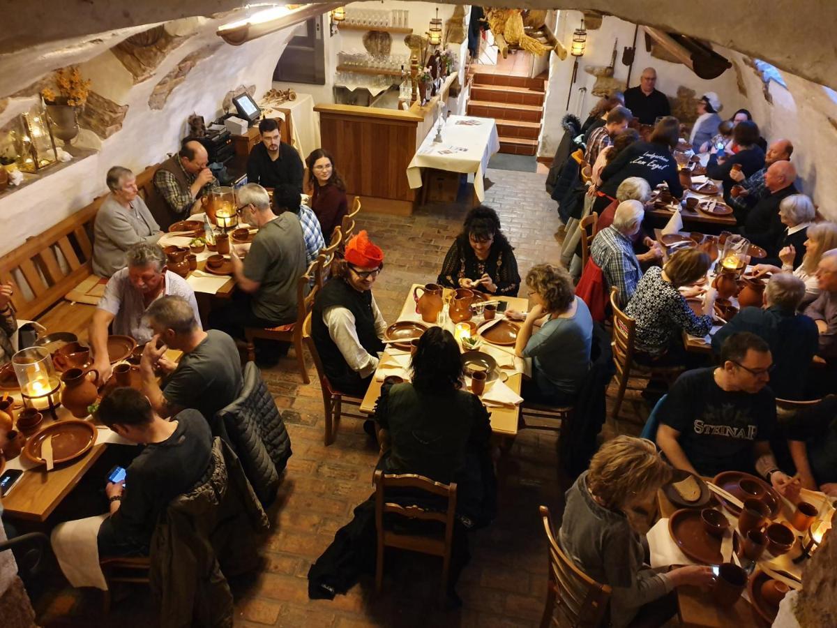 Landgasthaus "Zum Engel" Neuleiningen Buitenkant foto