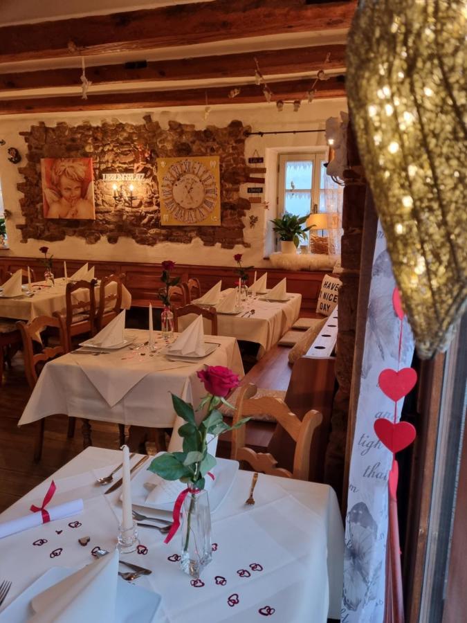 Landgasthaus "Zum Engel" Neuleiningen Buitenkant foto