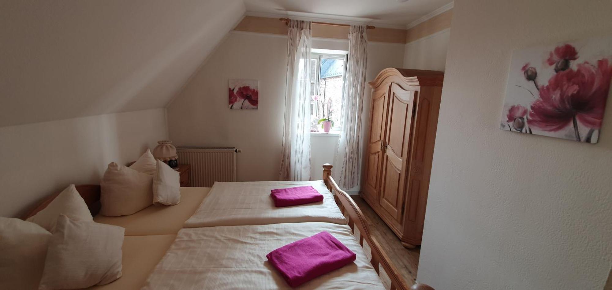 Landgasthaus "Zum Engel" Neuleiningen Kamer foto